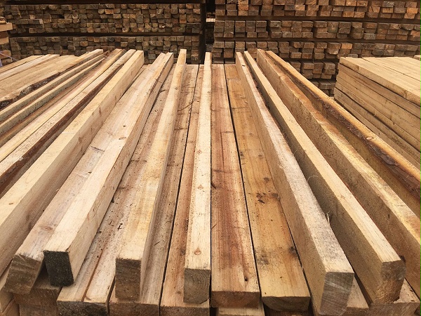 多片锯加工建筑木方